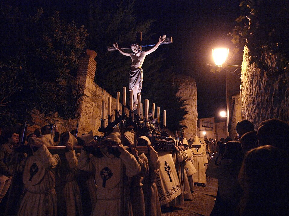Procesión de la Hermandad Penitencial del Santísimo Cristo del Espíritu Santo en Zamora